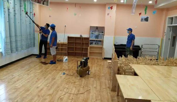 專(zhuān)業(yè)團(tuán)隊(duì)，持證上崗